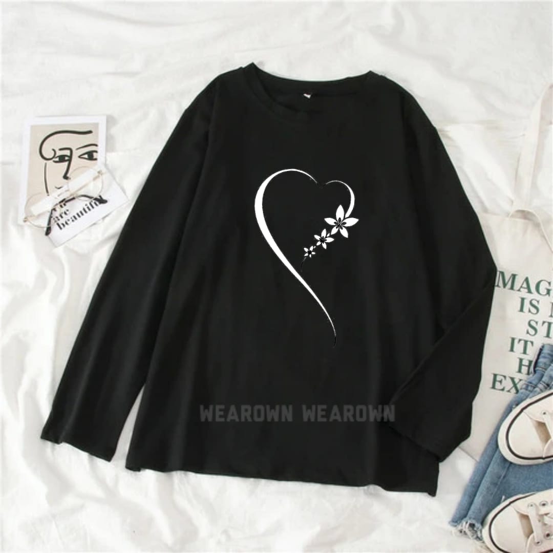 BLACK FULL TEE WITH HEART LEAVE NEW