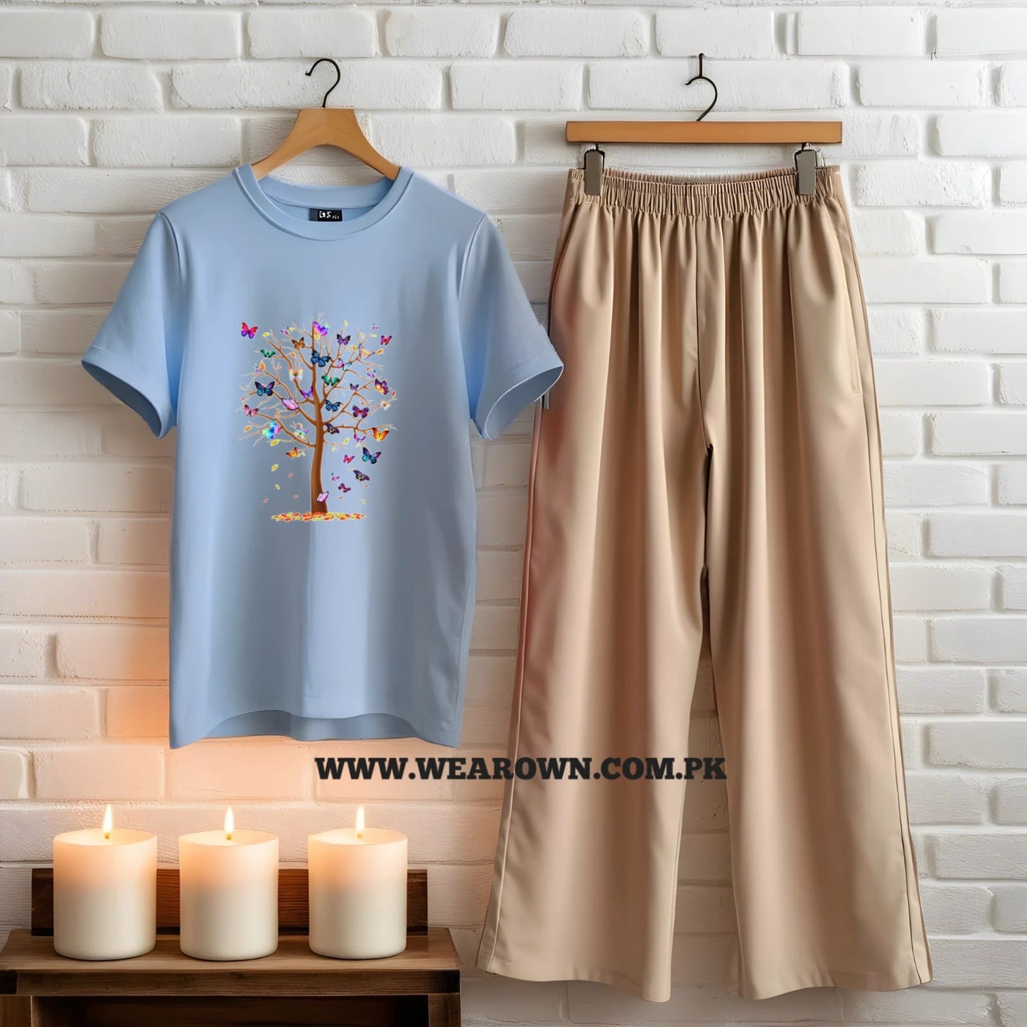SKY-BLUE TEE WITH COLOURFUL TREE SKIN FLAPPER